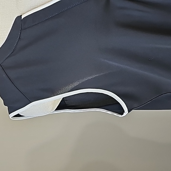 Sioni sleevless women's black with white trim. Size large. New with tags. - Picture 3 of 13